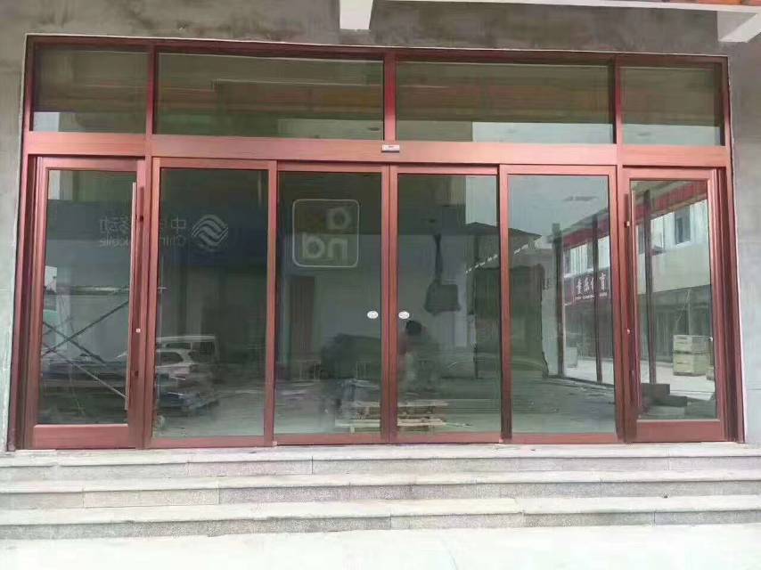 济南肯德基玻璃门安装